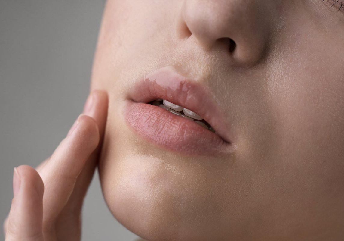 close-up-portrait-woman-with-hydrated-skin